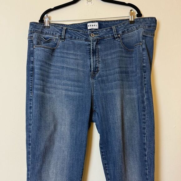 Rebel Wilson Rebel Angels The Pin Up Skinny Jean, 20W Medium Blue Whisker Wash - Picture 2 of 13